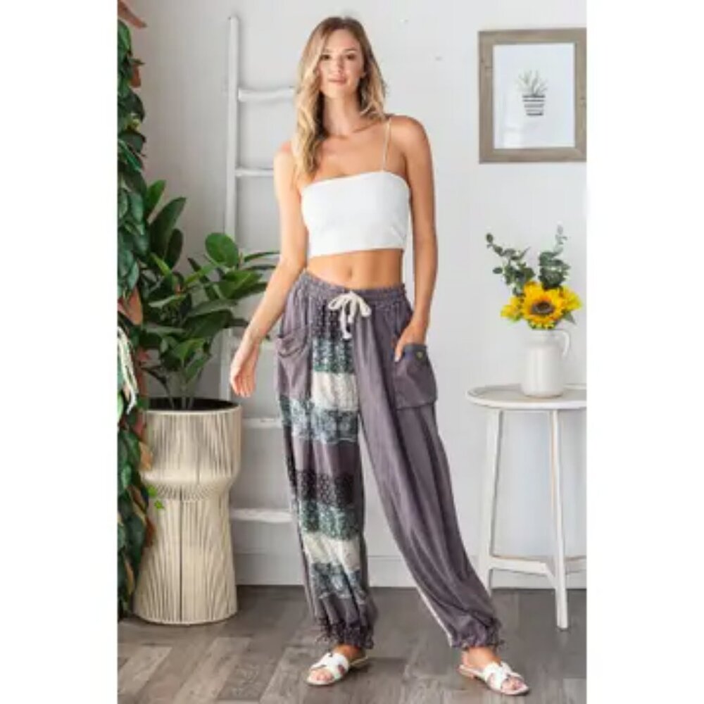 The Oli & Hali Washed Mixed Print Wide Leg Pants Size Small - Picture 2 of 7